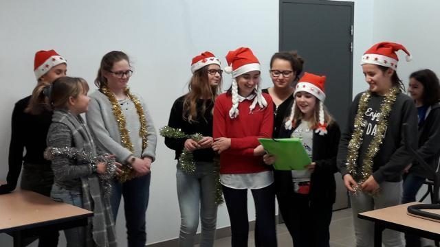 Ouest-France – Les collégiens de Daubié jouent les Pères Noël